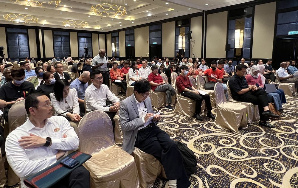 收费昂贵致医保调涨 政府应监管私立医院